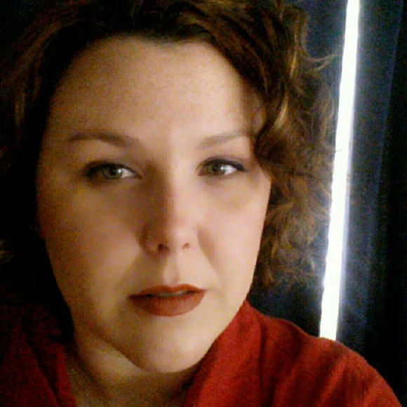 Meet your Posher, Leah