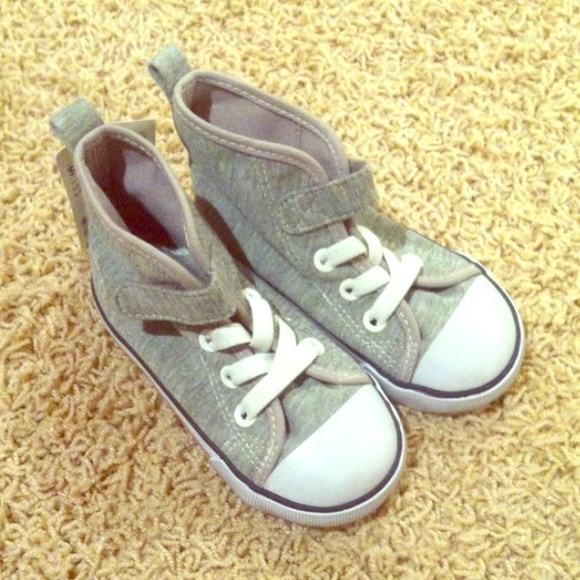 H&M Other - H&M toddler size 7.5 sneakers