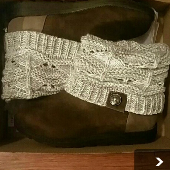Sold on Ⓜerc! Muk Luks!! - Picture 1 of 4