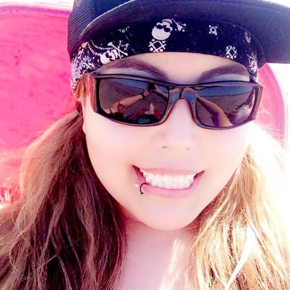 Meet your Posher, Adriana - Picture 5 of 8