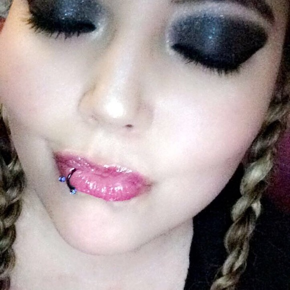 Meet your Posher, Adriana - Picture 8 of 8