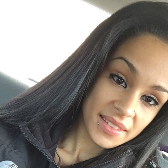 Meet your Posher, Arielis