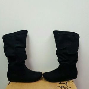 Self Esteem suede black boots
