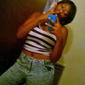 Meet your Posher, Lonya