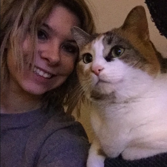 Meet your posher - Picture 2 of 3