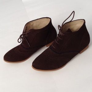 BDG Dark brown lace up booties