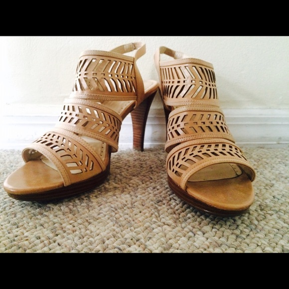 Beige sandal heel