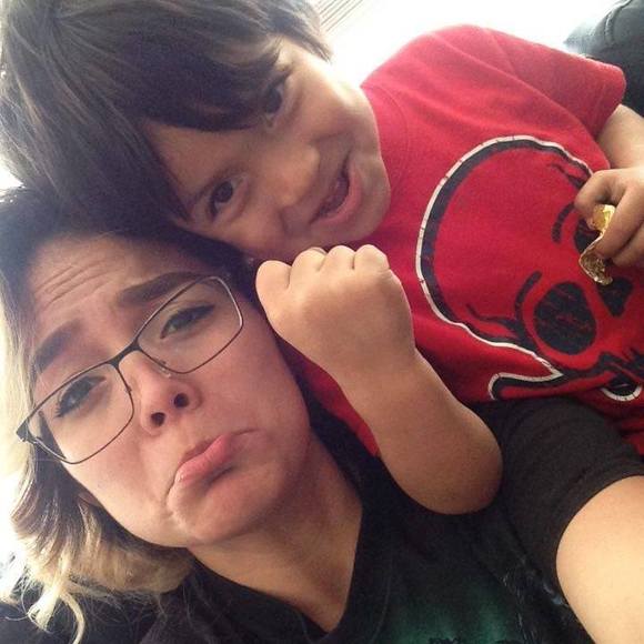 Meet your Posher, Notemetas