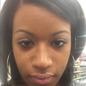 Meet your Posher, Adara