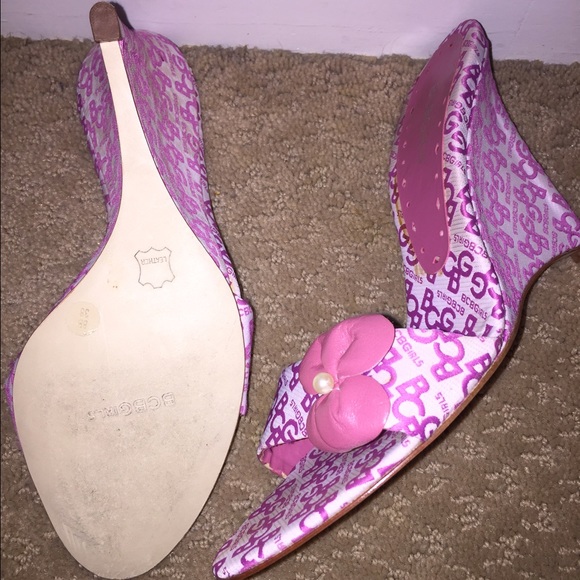 BCBG WEDGES - Picture 2 of 2