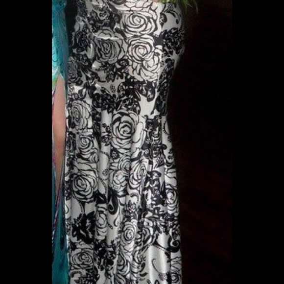 Prom dress - Picture 3 of 4