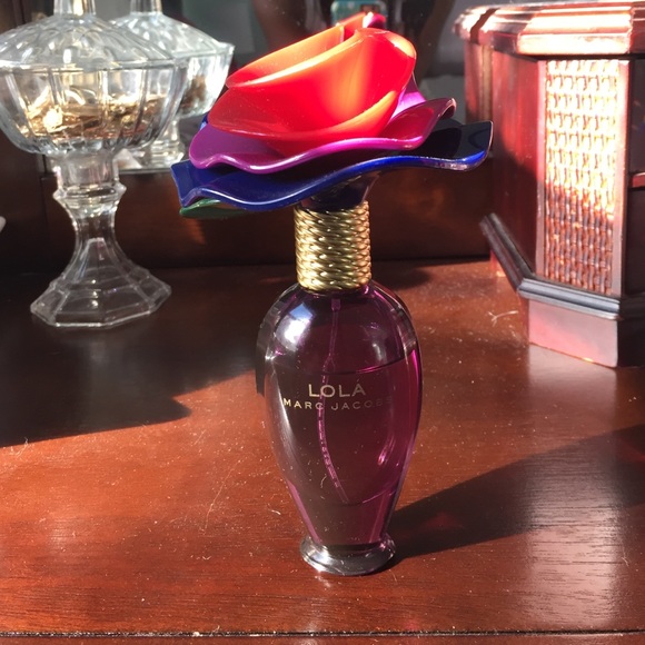 Marc Jacobs Lola Perfume