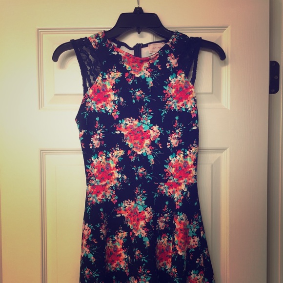Love Ady brand Floral mini dress - Picture 1 of 4
