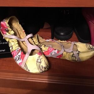 Pre loved floral diesel flats!