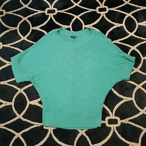 SOLD IN BUNDLE- Apt 9 sweater!