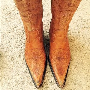 Beautiful detailed leather boots from Aldo.