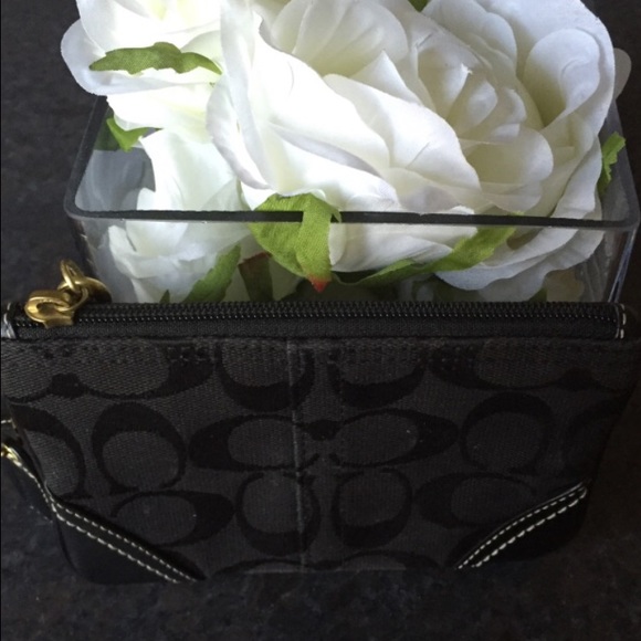 Authentic Coach Wristlet - Picture 1 of 1