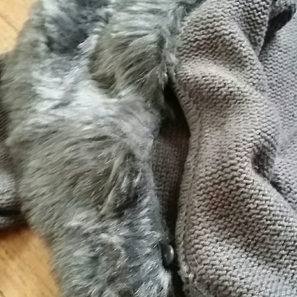 Sweater - Picture 3 of 3