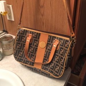 Fend signature vintage handbag excellent condition