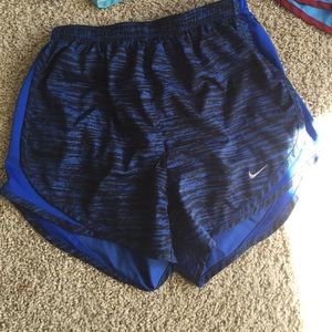 Nike shorts- S