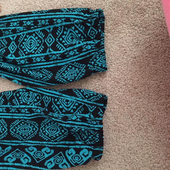 Brand new without tags , cute flowy pants - Picture 3 of 3