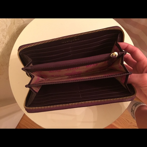 Juicy Couture Wallet - Picture 2 of 3