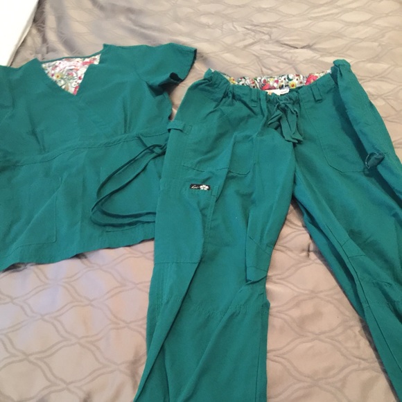 ❌SOLD❌XS green scrubs