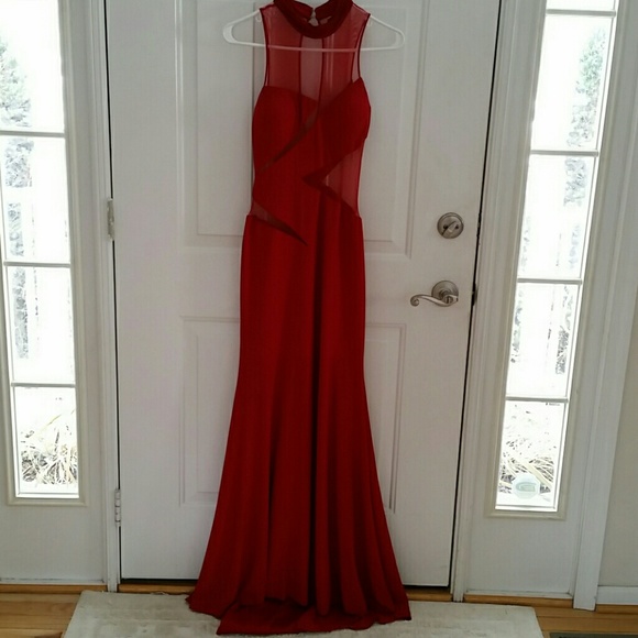 PROM GOWN ๐ - Picture 2 of 4
