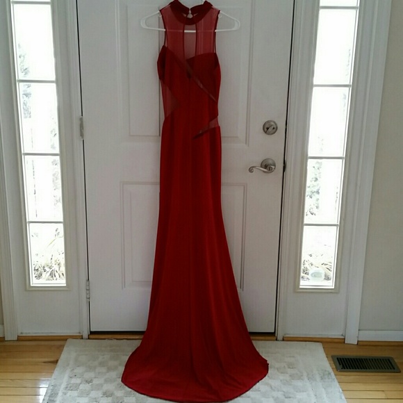 PROM GOWN ๐ - Picture 3 of 4