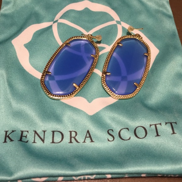 Krendra Scott earrings