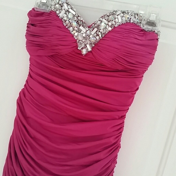 PROM GOWN 💗 - Picture 3 of 4