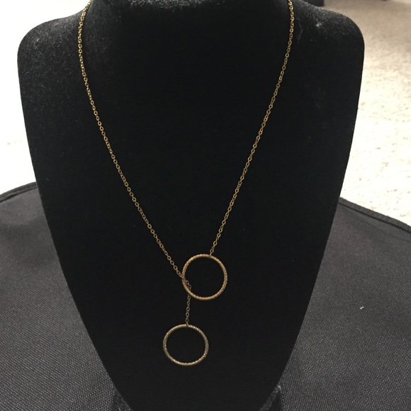 Cute gold linked necklace