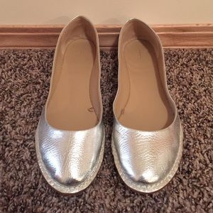 Metallic flats