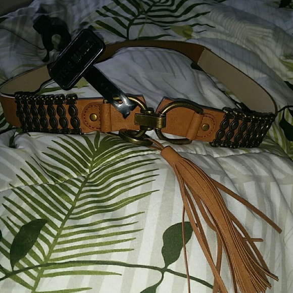Steve Madden Accessories - NWT Steve Madden tassle belt