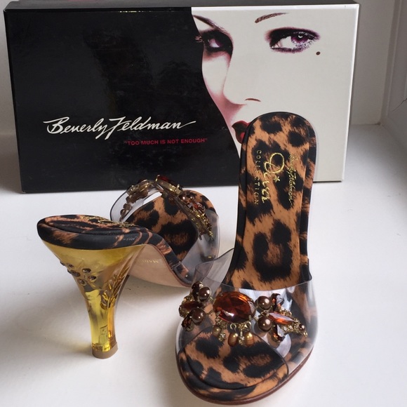 Brand new Beverly Feldman, diva dessy vinyl bronze