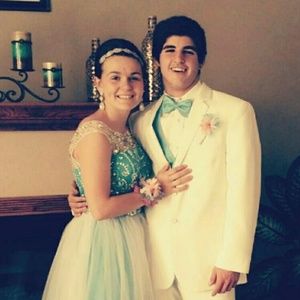 Meet your Posher, Alexis