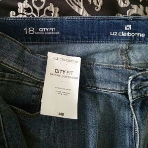 Liz Claiborn City Fit Boyfriend Jeans