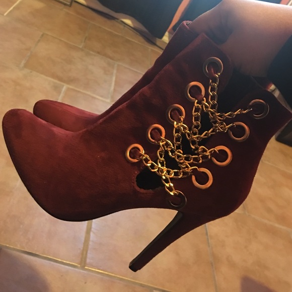 Maroon suede heels with gold chains