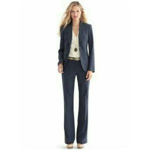 LIKE NEW.Banana Republic Navy Pinstripe Pants Suit