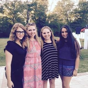 Meet your Posher, Ariella