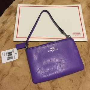 💜Coach Wristlet- Final discount