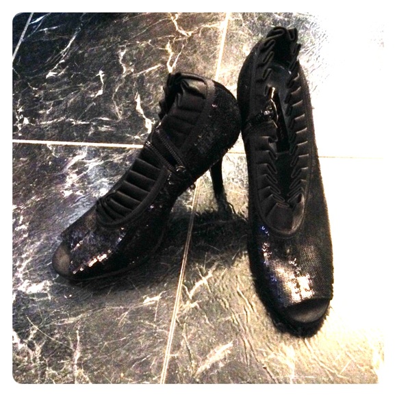 Peep toe booties - Picture 1 of 2