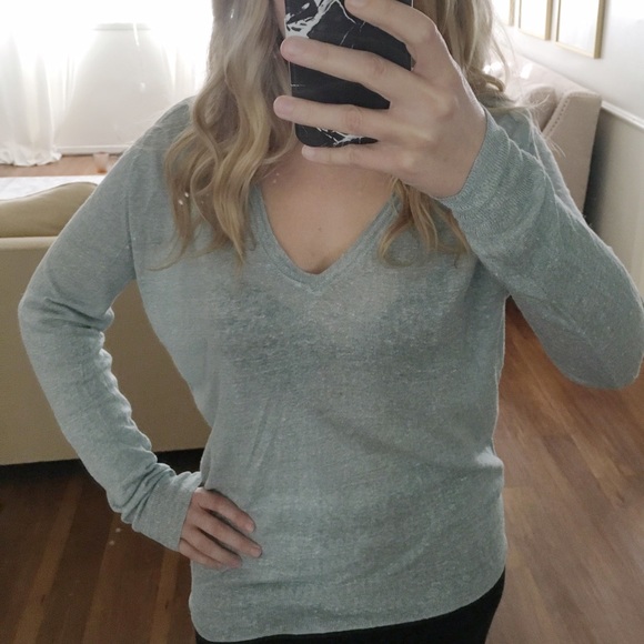 Theory long sleeve knit shirt