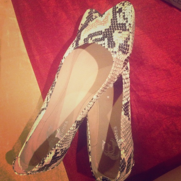Snake skin flats