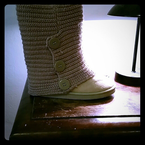 Boots - Picture 1 of 2