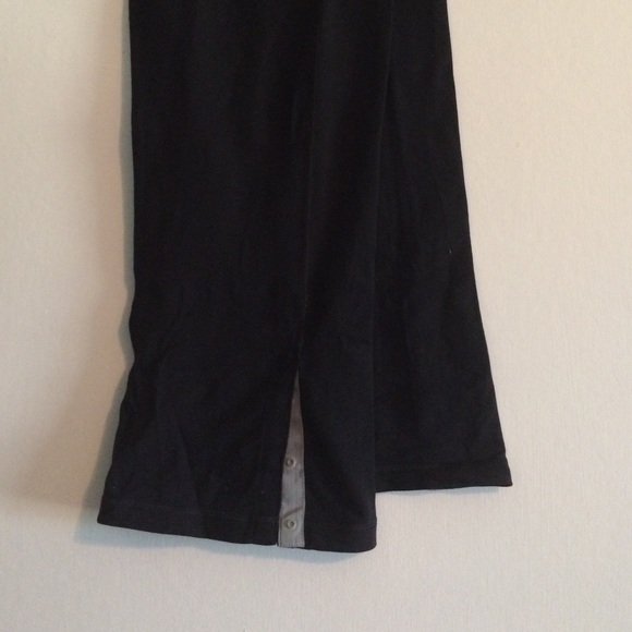 Lululemon Black Capris - Picture 1 of 4