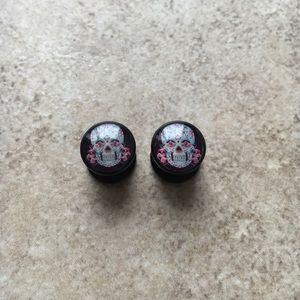 Size 0 (8 mm) gauges / plugs