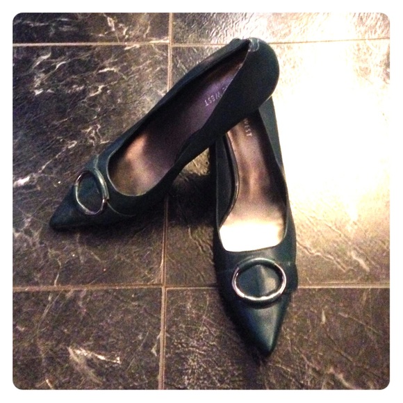 Green kitten heel