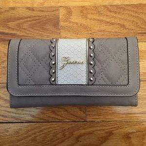 GUESS Wallet