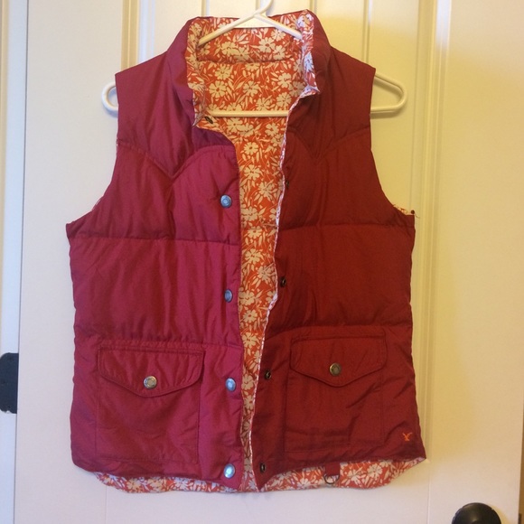 American Eagle reversible vest
